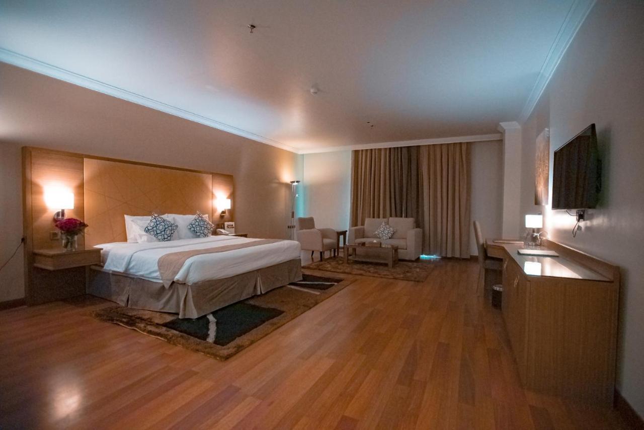 Hotel Golden Tulip Buraidah Al Qassim Exterior foto