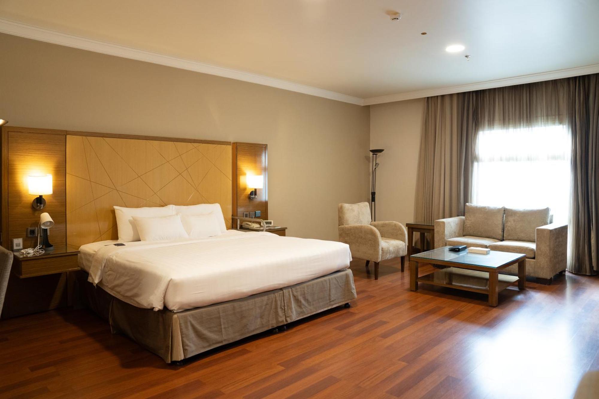 Hotel Golden Tulip Buraidah Al Qassim Exterior foto